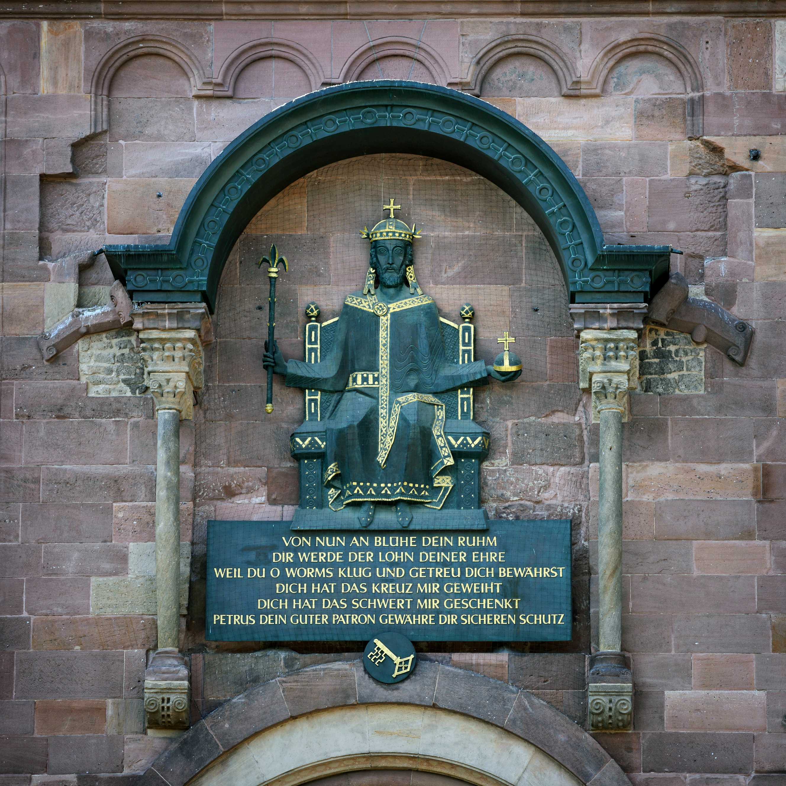 Kaiser-Friedrich_II am Nordportal des Wormser Doms